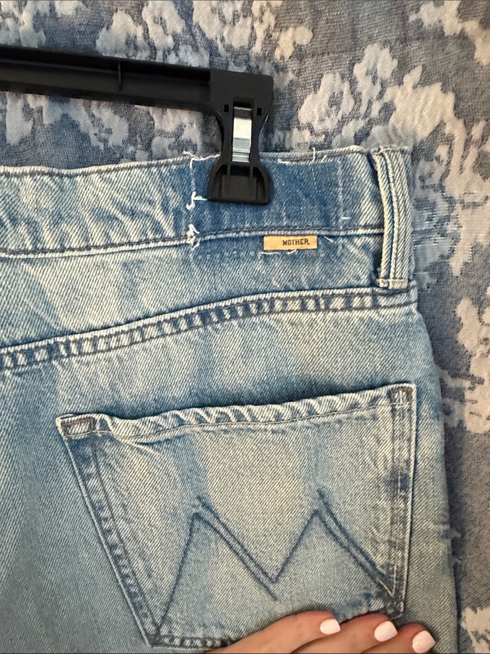 MOTHER Light Blue High-Rise Spinner Zip Sneak Chew Jeans with Knee Rip - Picture 6 of 9